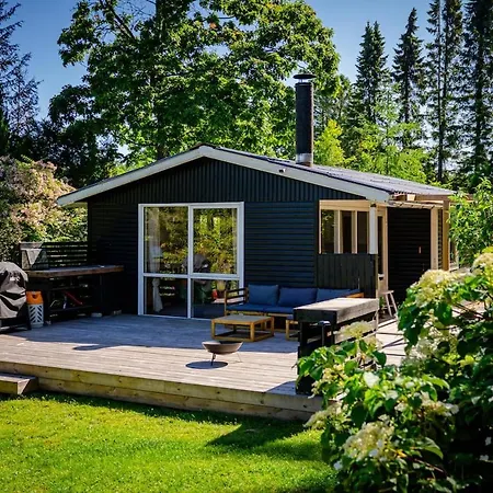 House With Sauna, Cold Plunge And Anneks
