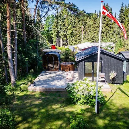 House With Sauna, Cold Plunge And Anneks