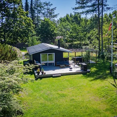 House With Sauna, Cold Plunge And Anneks * Glesborg